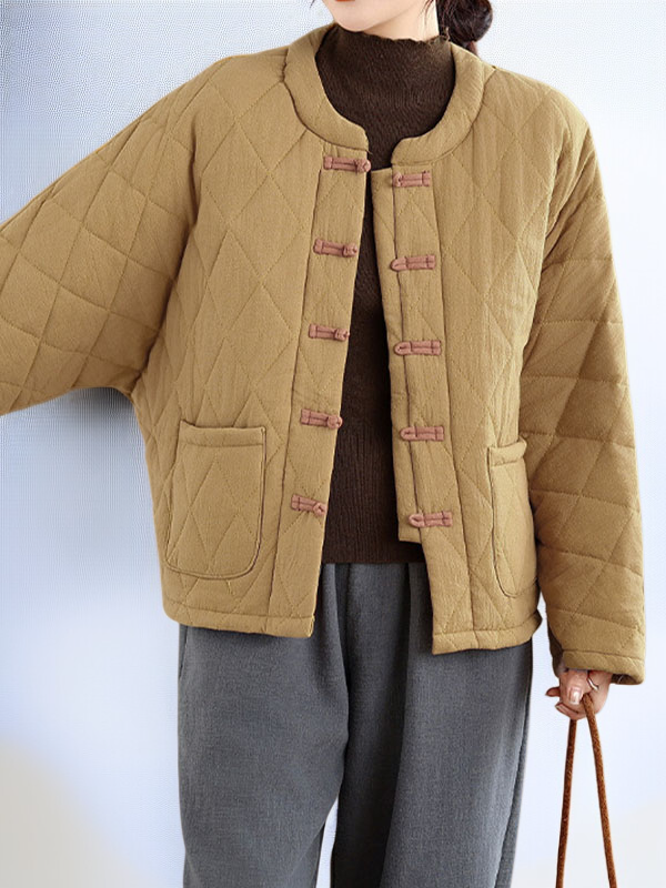 문학적 무드의 내추럴 코튼 코트 디테일