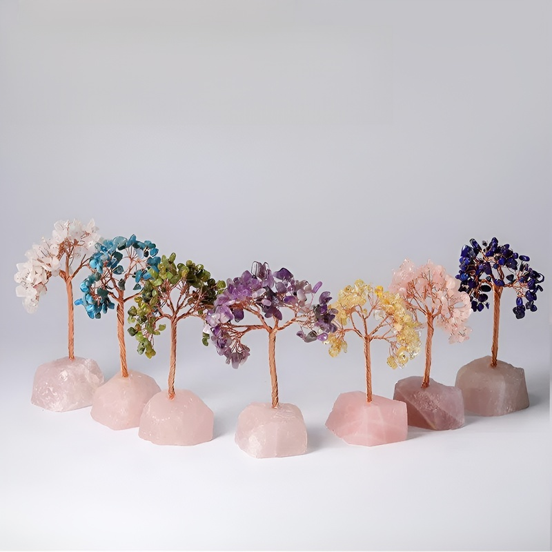 เศษคริสตัลธรรมชาติ ลวดทองแดง และต้นไม้เงิน