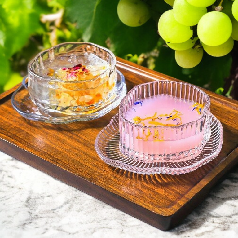 불규칙 형태가 돋보이는 유리그릇