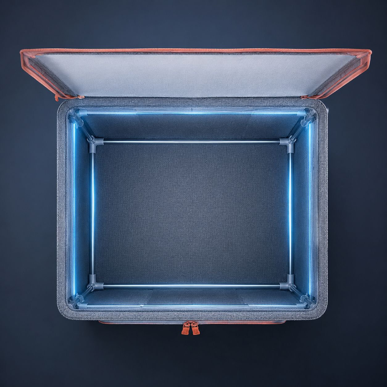 Lightweight foldable storage box for moving