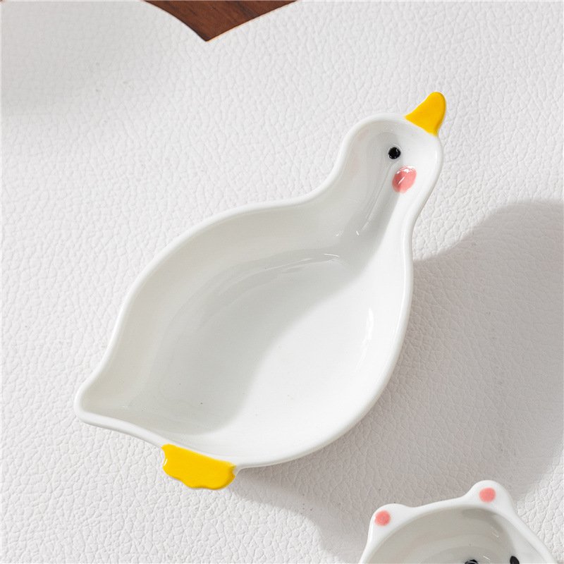かわいい陶器製の動物型食器