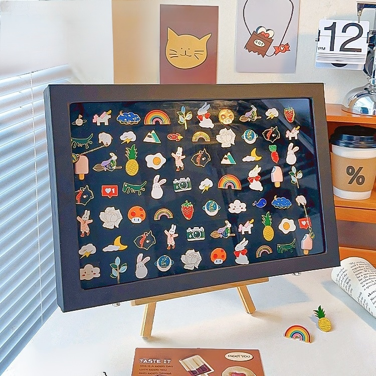 バッジ収納ディスプレイボックス透明防塵仕様の全体画像