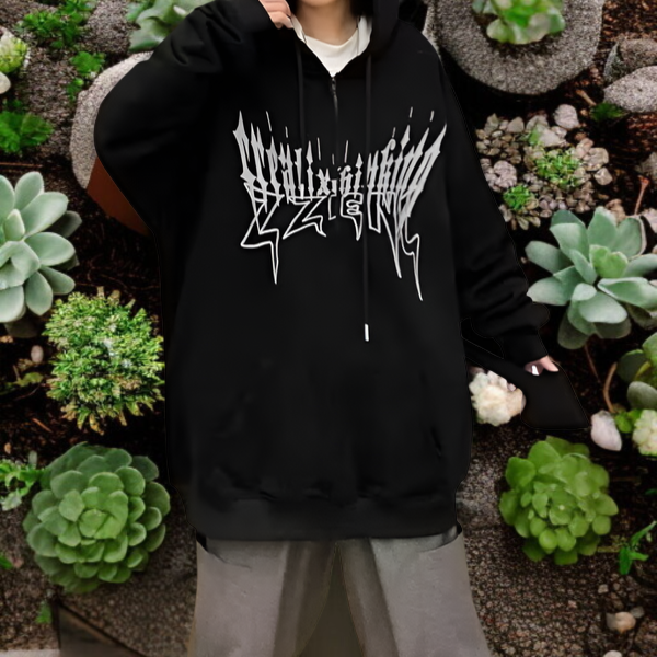 カジュアルコーデに最適なフード付きスウェットシャツ