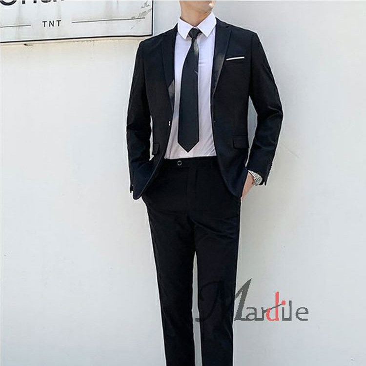 สูทหนึ่งเซตมีสามตัว