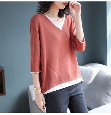 เสื้อยืดถักคอvแบบสองชิ้นปลอม