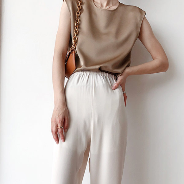 フレンチエレガントなブラウス