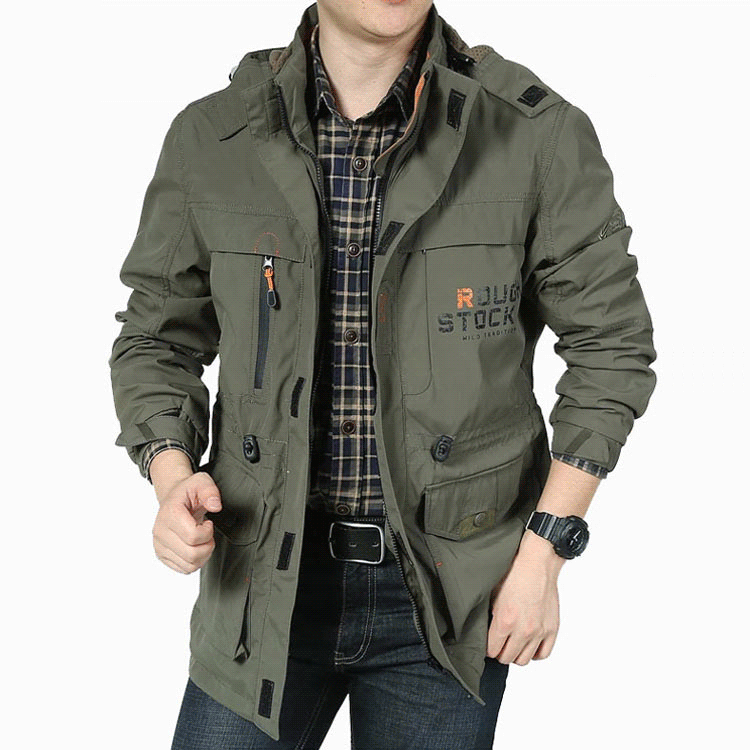 【ウィンドブレーカー】見た目と機能性の両立したアウトドア専用ウィンドブレーカー、2着目は半額に