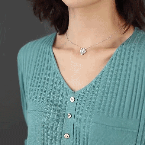 เสื้อไพมพรมคอวี แขนยาว