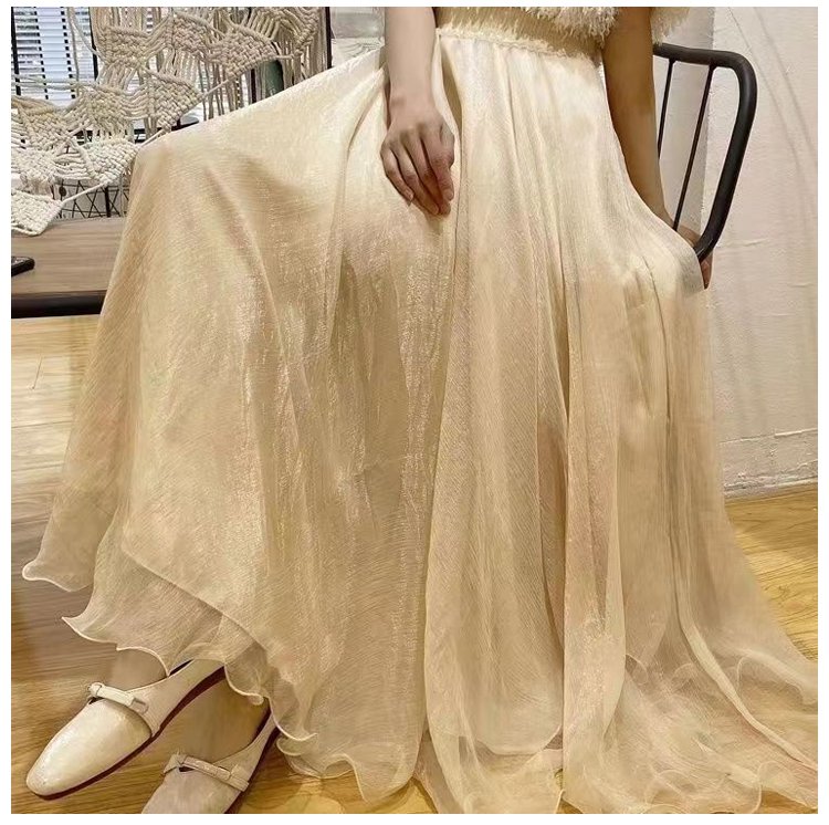 日常使いにおすすめのフェミニンなシフォンロングスカート