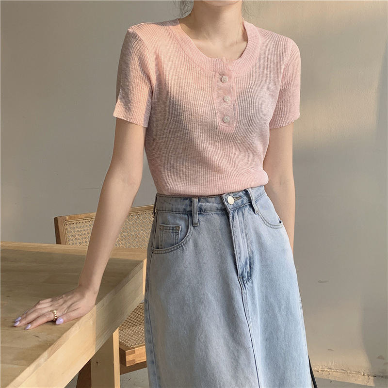 다양한 색상의 여성 리넨 스웨터 모음