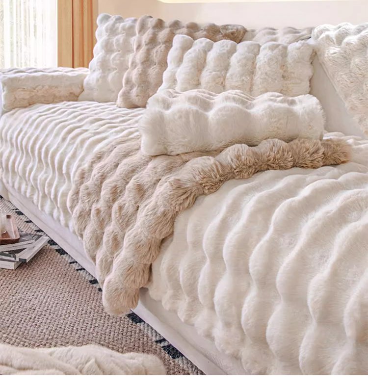 高級感あるふわふわラビットファー素材のアップ