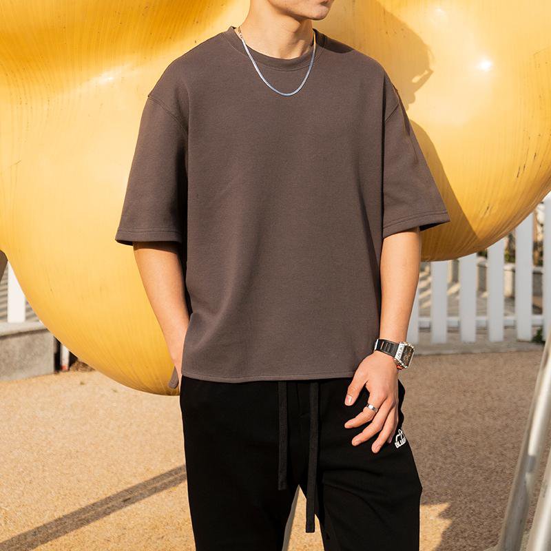 冷却Tシャツ、40℃でも汗知らず。触れるだけで冷たく、着心地も涼しい。