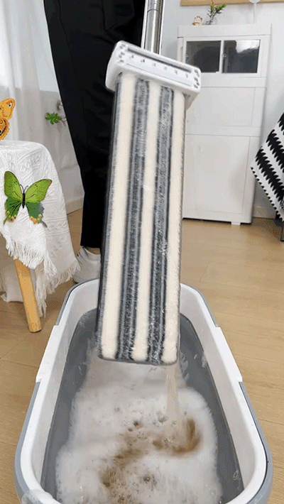 밀대 헤드 세척 장면