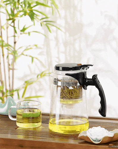 Zestaw do herbaty z przezroczystego szkła – widok z góry