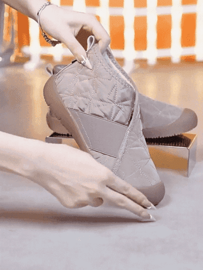 Fleece-lined low-top snow boots