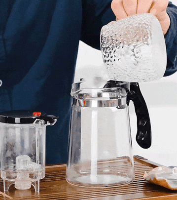 Przezroczysty szklany zestaw do herbaty na przyjęcie