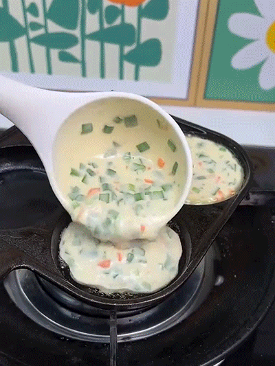 Deeper four-hole cast iron non-stick frying pan