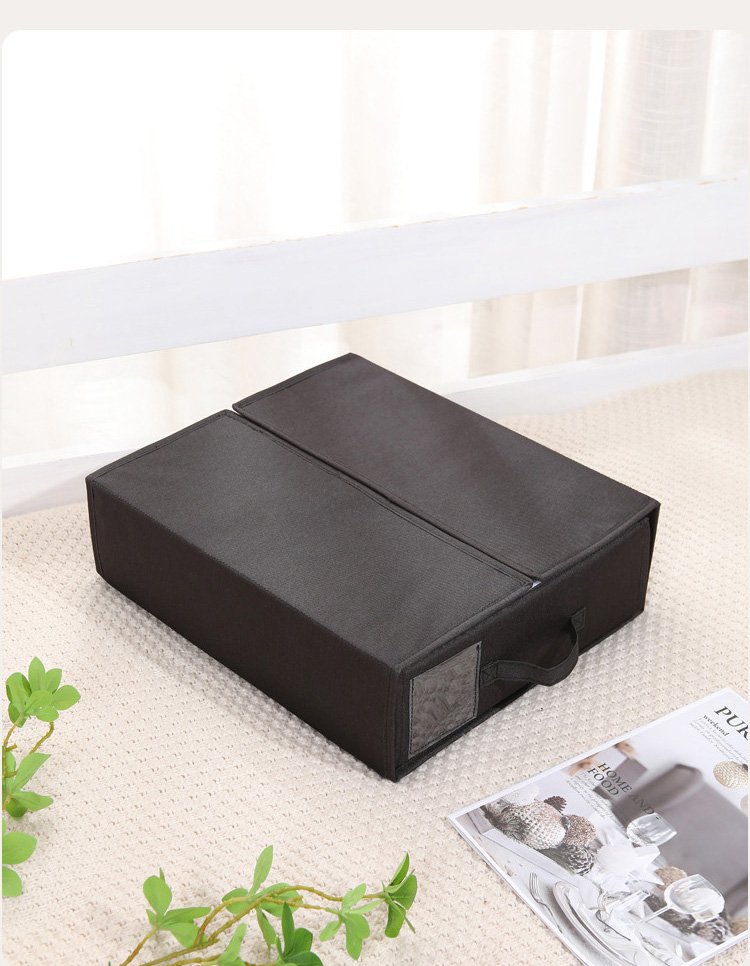 リビングで使える布製スリム収納ボックス