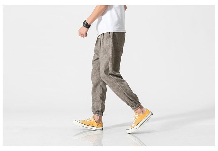 편안한 착용감의 면마 소재 바지