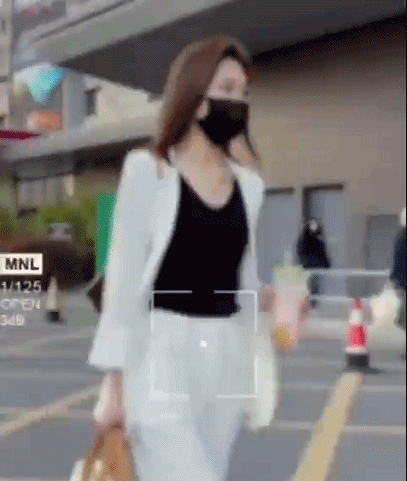 2RPuok8sYmWC9Zzhgi4_307460829122_sd_async.gif