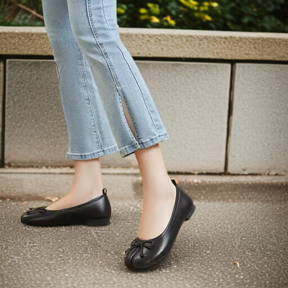 레드 여성 플랫 컴포트화 리본 디자인