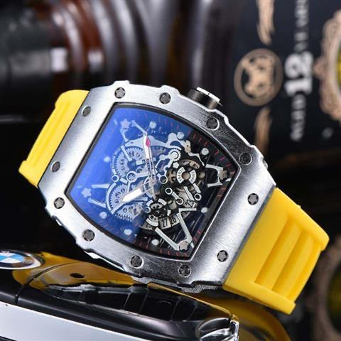 シルバーケース＆イエローバンド