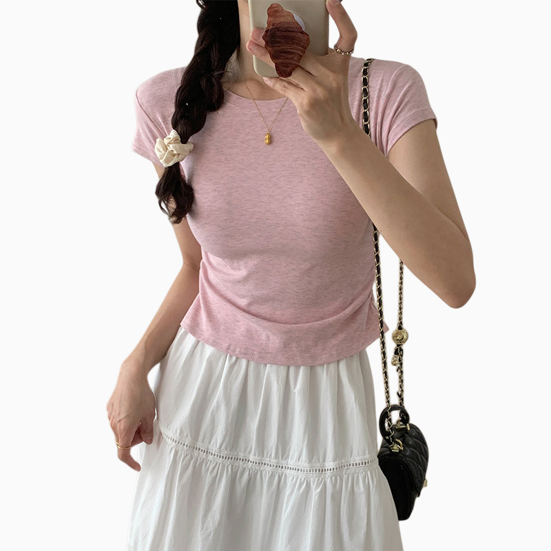 小柄女性向けフリル袖トップス夏コーデ