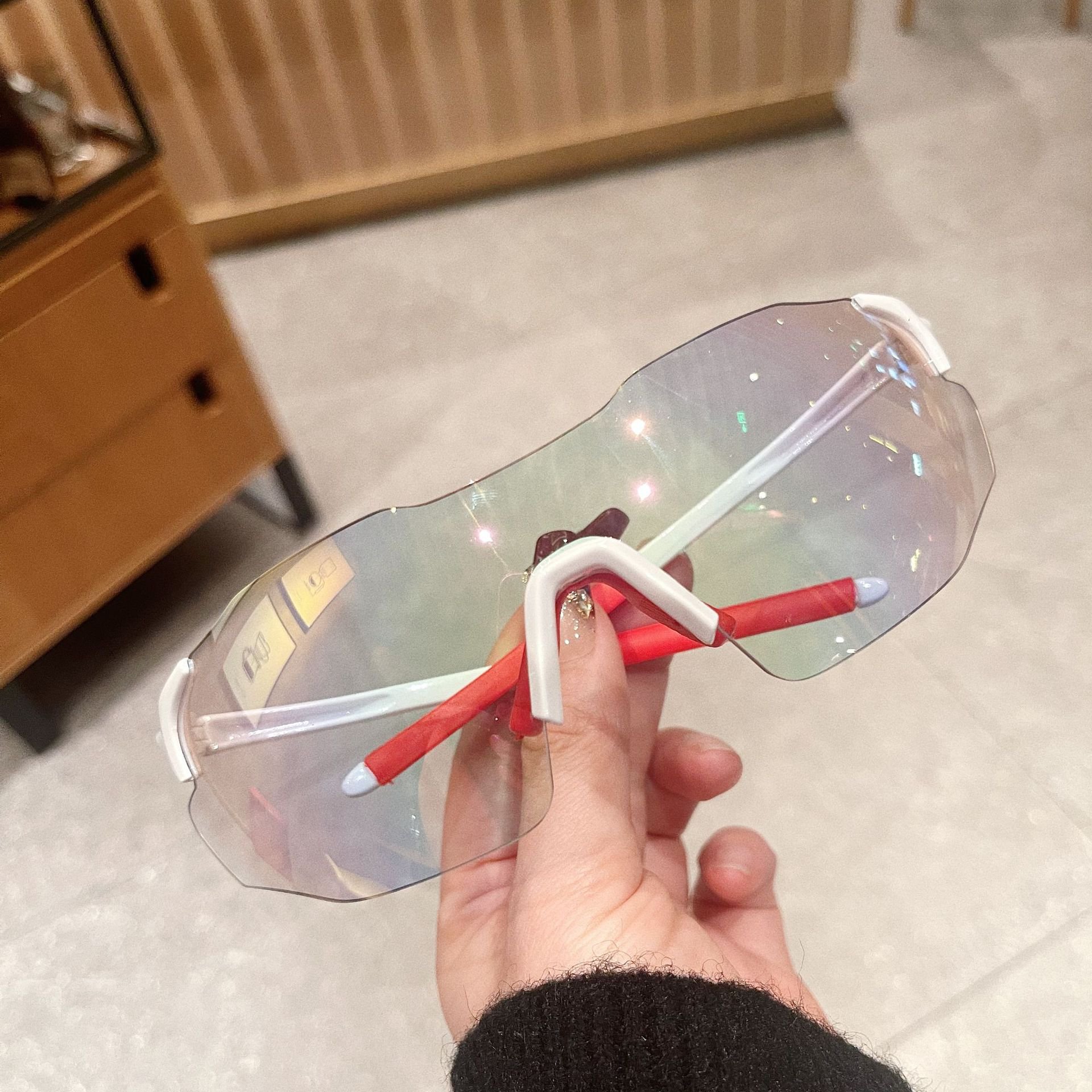 화이트 안경테+레드 필름