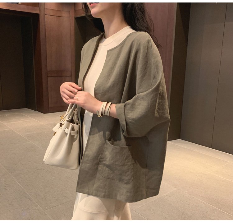 冷房対策に最適な薄手カーディガン