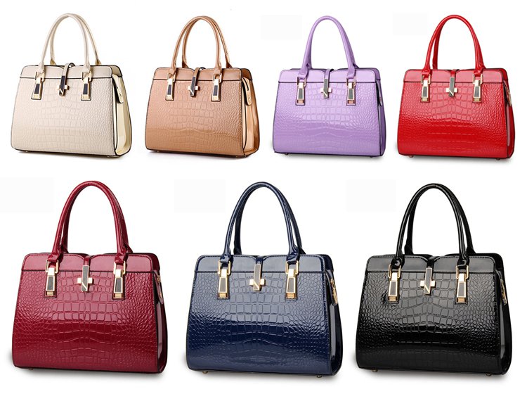 通勤にも使えるクロコダイル柄レディースバッグ全体像