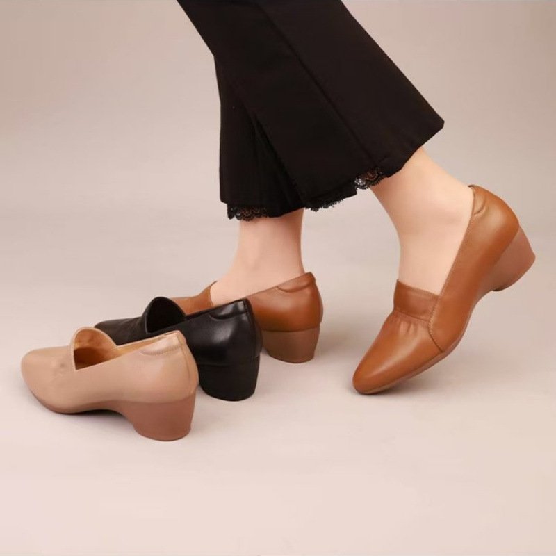 Orthopedic soft-soled leather shoes for women