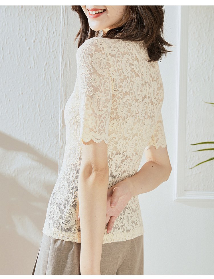 コーディネートしやすいレースインナー