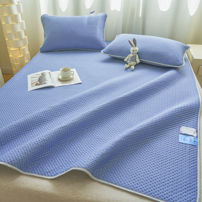 接触冷感＆持続冷感敷きパッド