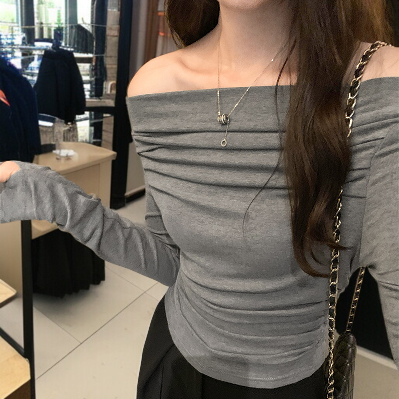 허리 조임 셔링 쇼트 상의 슬림핏 긴팔 티셔츠 착용 이미지