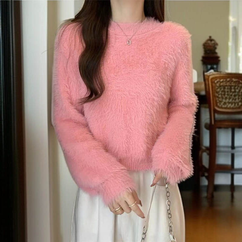 ショート丈模造ミンクセーター着用イメージ