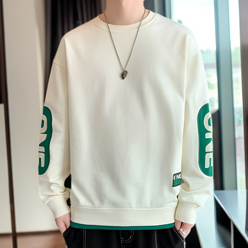 ゆったりシルエットのラウンドネックメンズスウェット