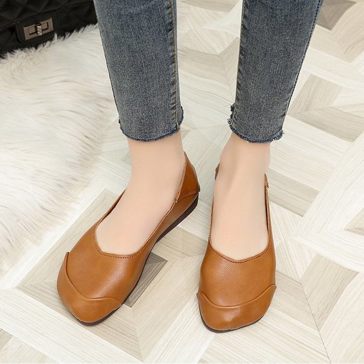 フラットパンプス