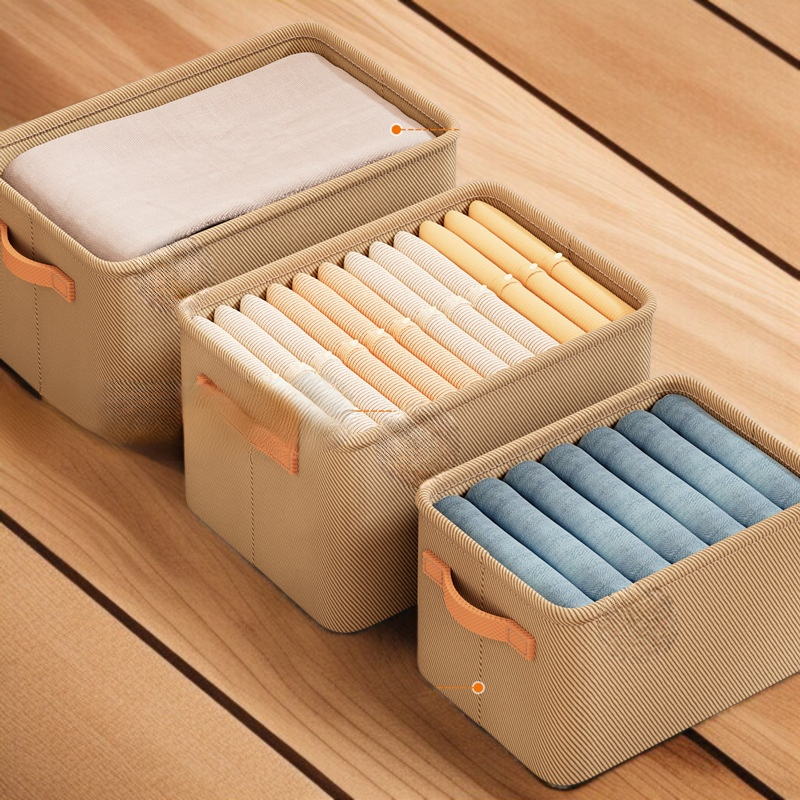 현대적인 디자인의 의류 보관함