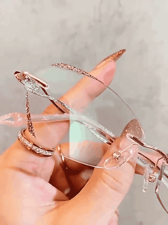 フレームレスデザインのリーディンググラス