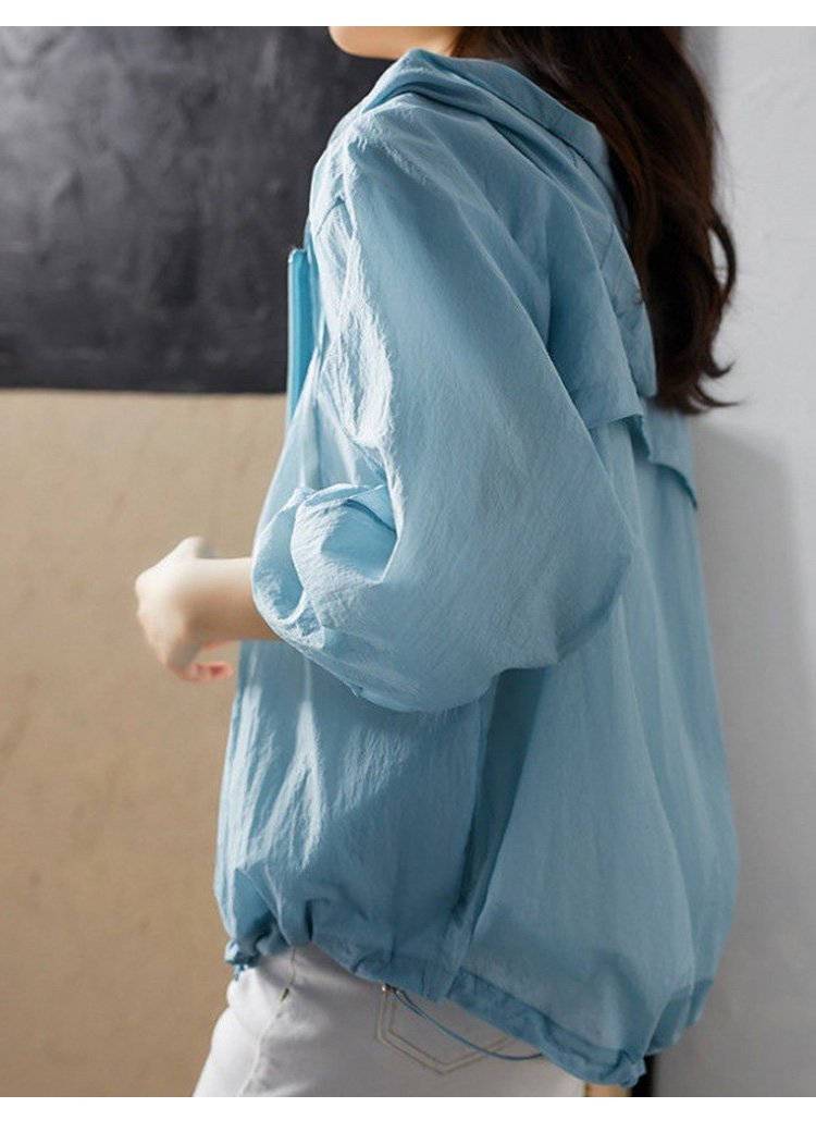 多彩なカラーバリエーションのラッシュガード