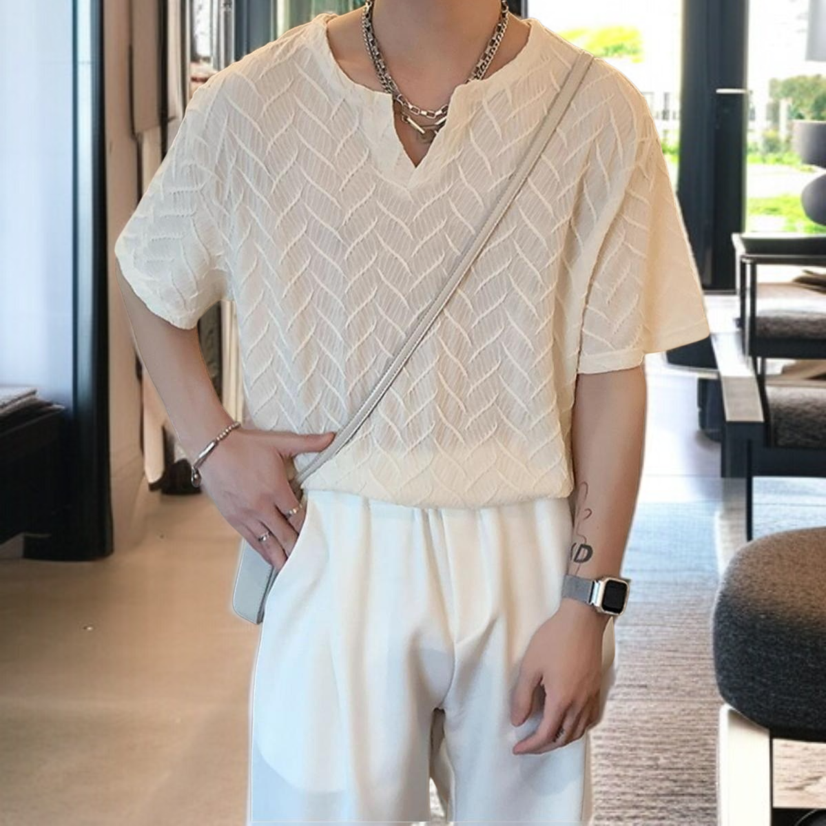 텍스처가 돋보이는 캐주얼 티셔츠 디테일 샷