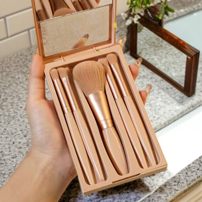 정교한 메이크업을 위한 브러시