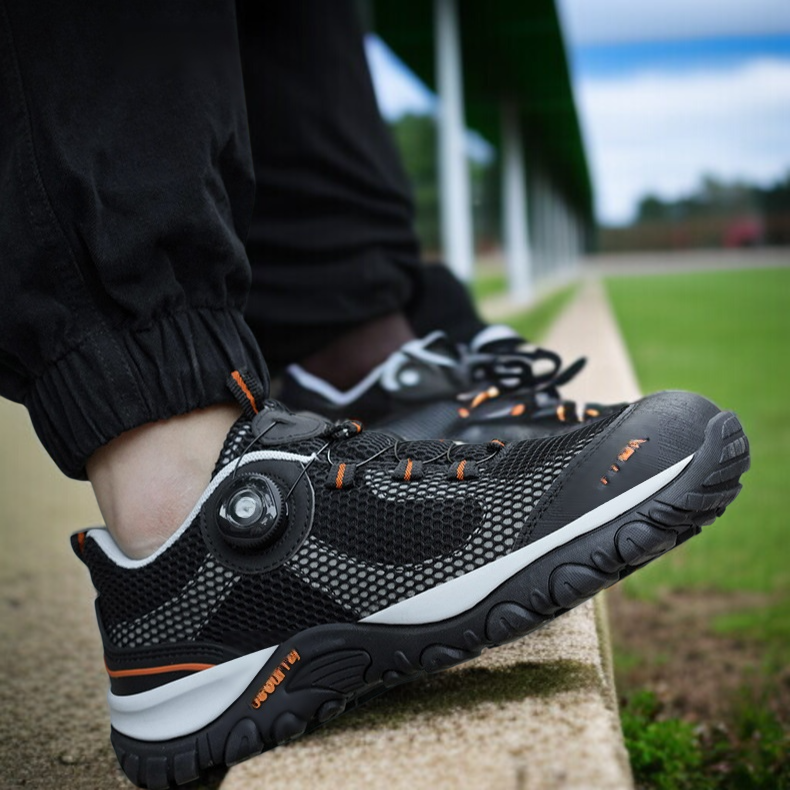 滑り止めソールで冬も安心な作業靴