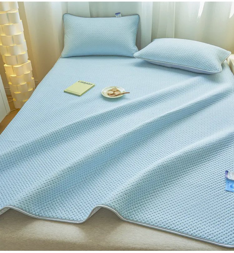 寝返り時も快適な冷感パッド