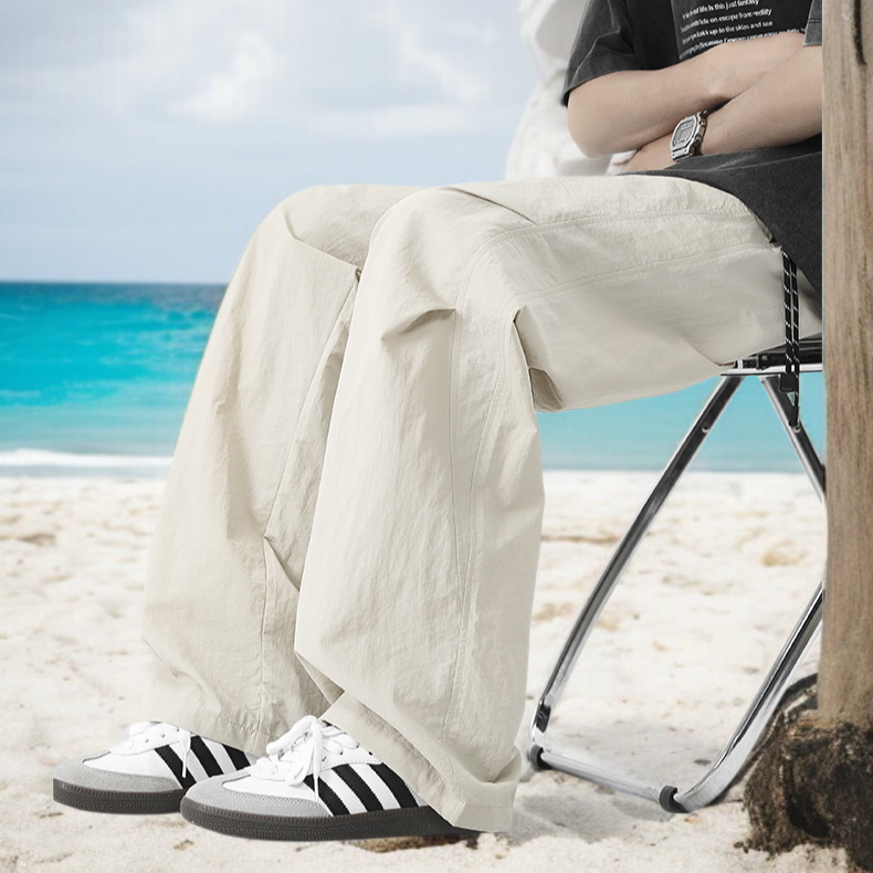 실용적인 포켓이 돋보이는 카고 팬츠