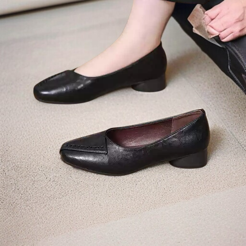 세련된 디자인의 엄마 컴포트 신발