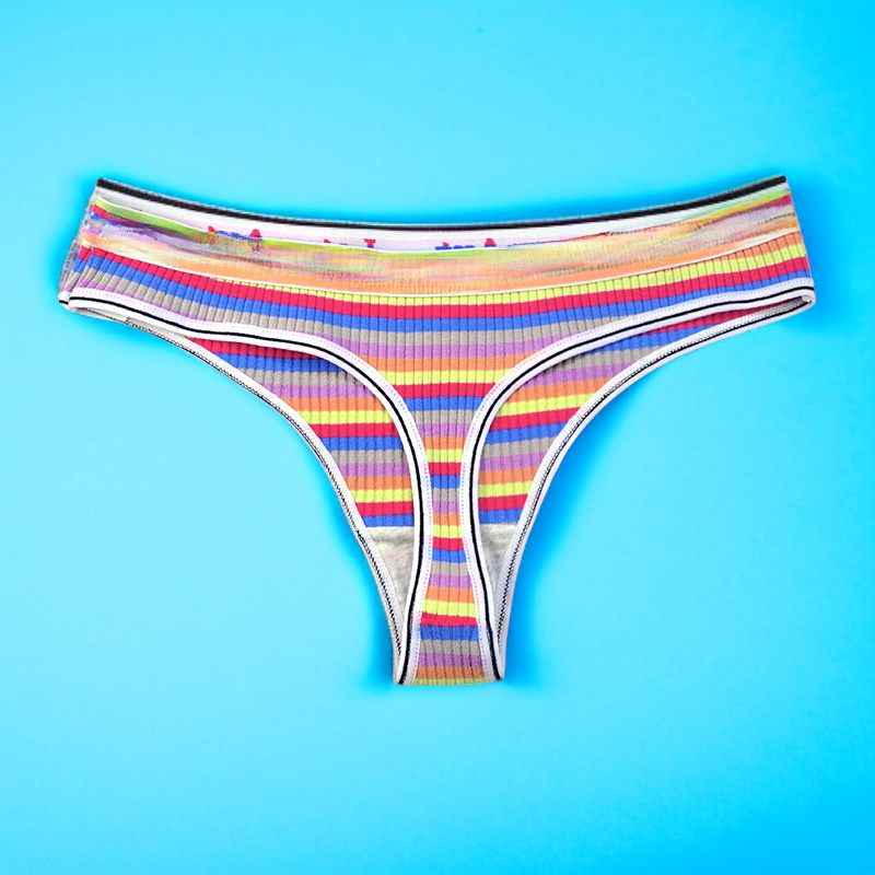 실이 포인트인 스포츠 언더웨어 근접 촬영