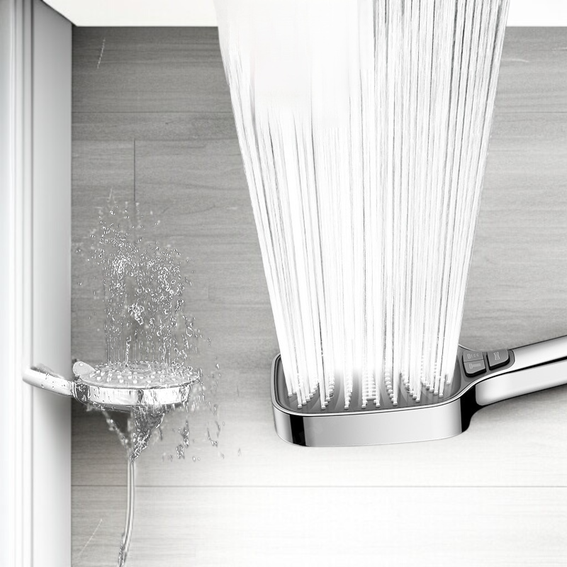 욕실에 설치된 8단 조절 샤워기