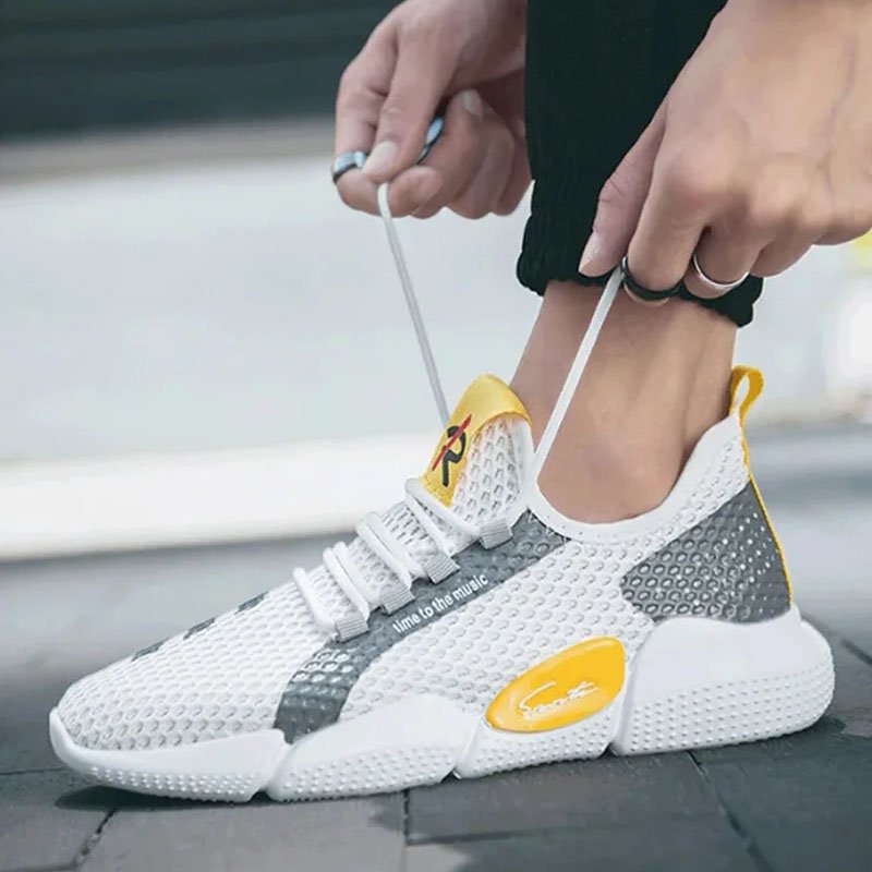 カジュアルスポーツシューズ