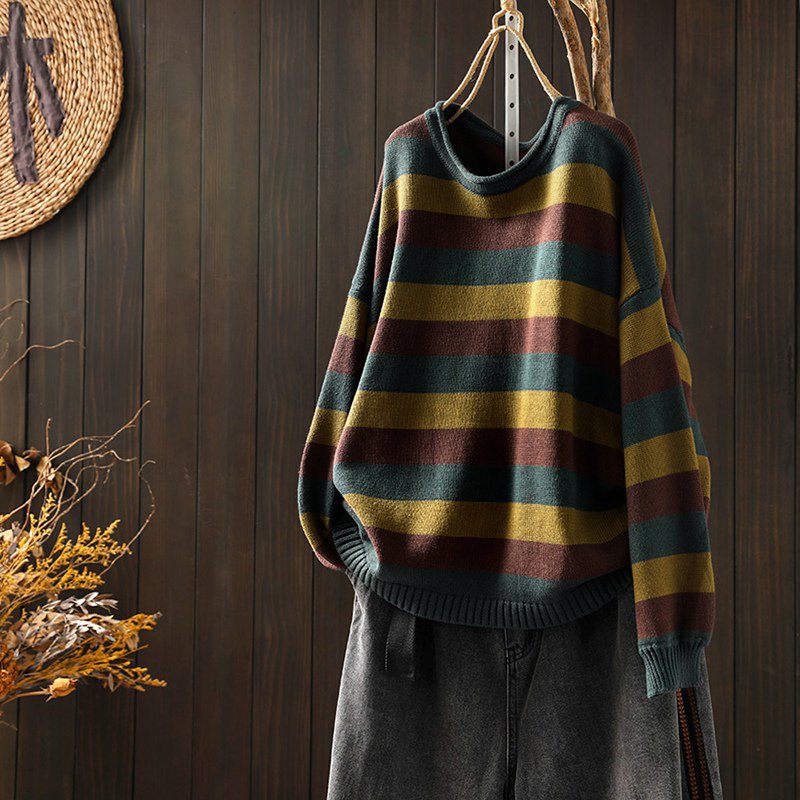 カジュアルコーディネート自在ラウンドネックストライプ柄ニットセーター